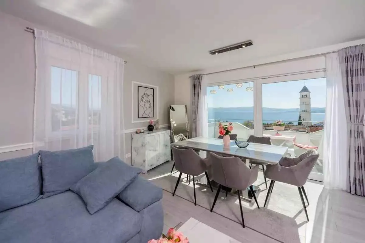 Apartment In Crikvenica 45028