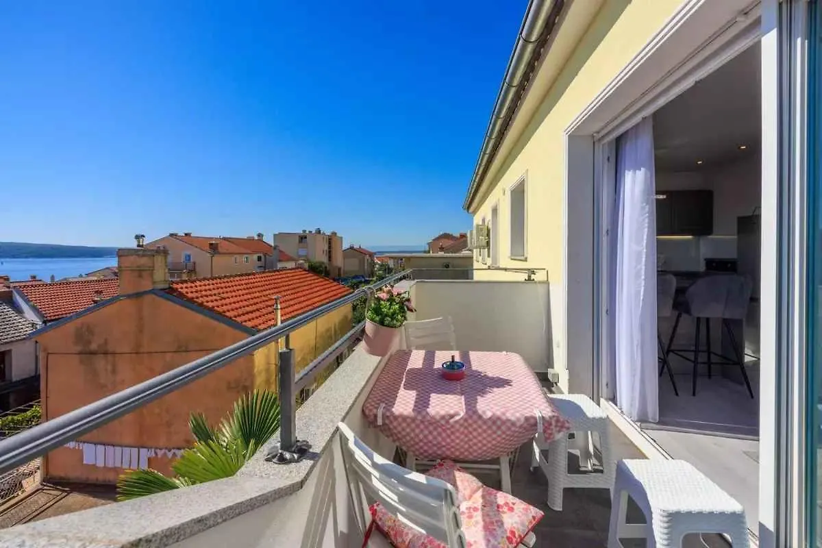 Apartment In Crikvenica 45028