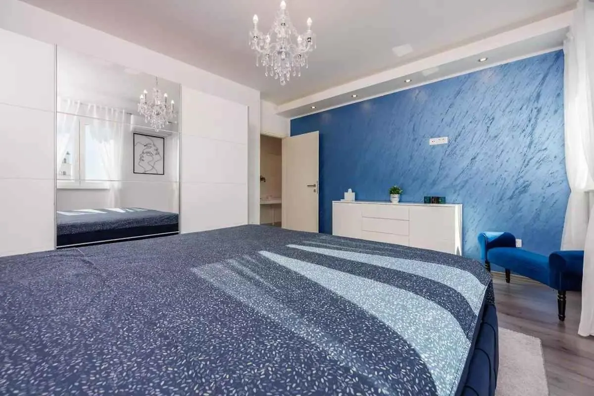 Apartment In Crikvenica 45028